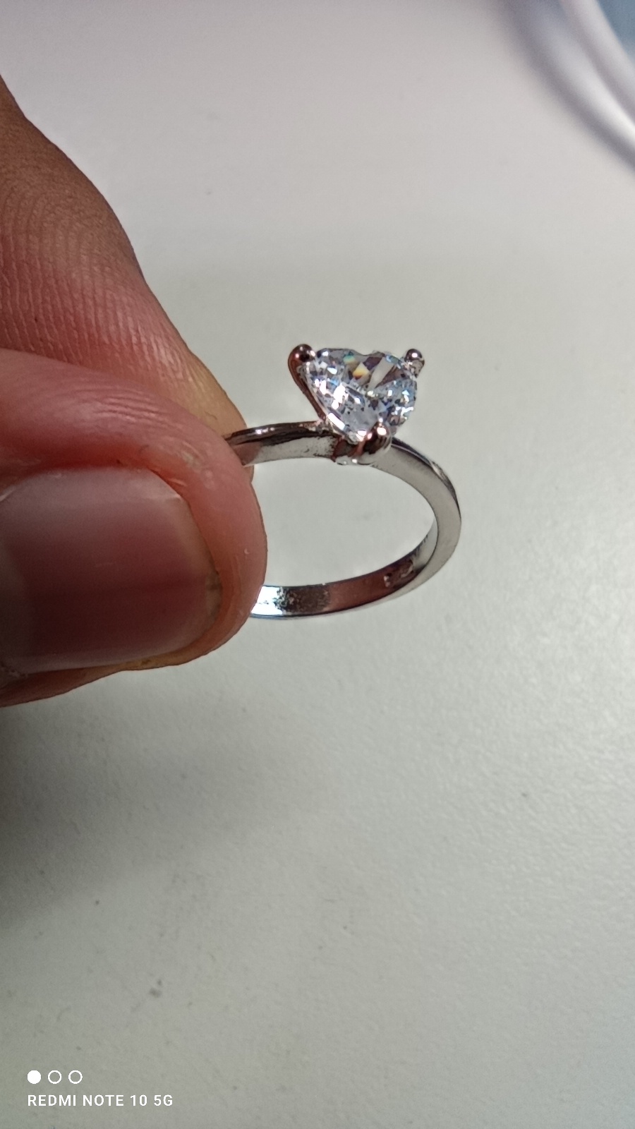💍 Anillo de Plata con Zirconia en Forma de Corazón ❤️